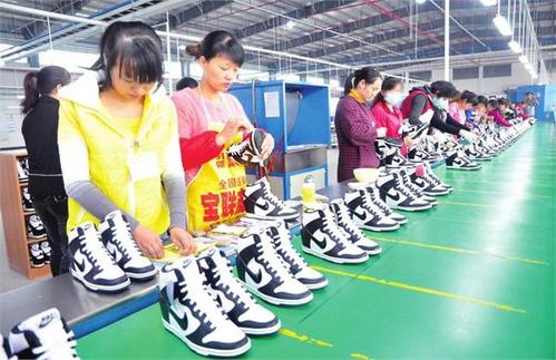 中国制造尴尬 普拉达代工厂东莞兴昂鞋业停产